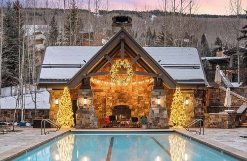 Vail Hotel | Luxury Four Seasons 2 Doubles Hotel Room - walk to Gondola One