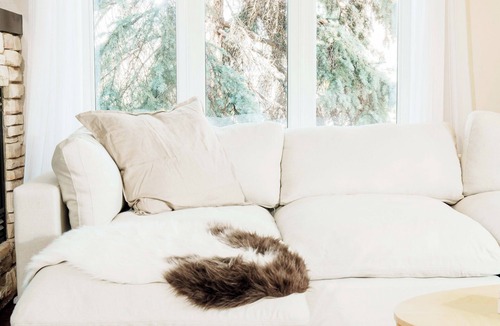 Kensington House | Luxury Haven Near DT | AC, Hot Tub, EV Charging