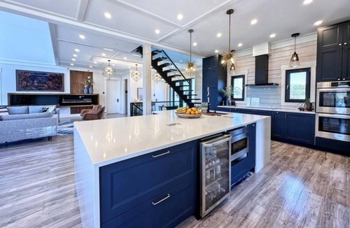 Cressy House | Luxury Lilac Lakehouse: 4 Suites