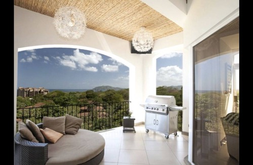 Playa Langosta House | Luxury Penthouse - 5BR/6BA, Pool Table, Jacuzzi and Expansive Ocean Views