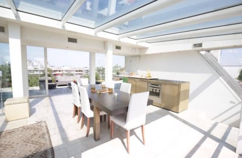 Maggiolina Apartment | Luxury Penthouse with View and Hammam