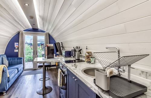 Gunthorpe Cottage | Luxury pod, perfect for two people seeking a romantic and relaxing break.