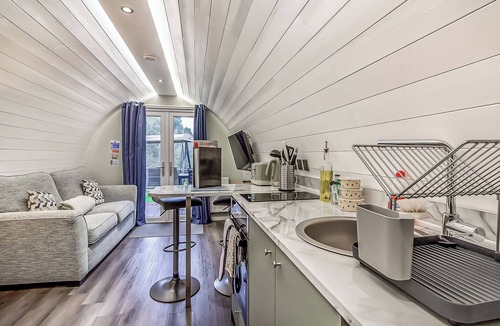 Gunthorpe Cottage | Luxury pod, perfect for two people seeking a romantic and relaxing break.