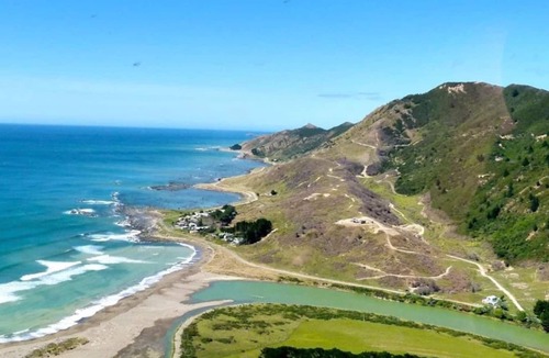 Pongaroa House | Luxury, stylish house with spectacular seaviews