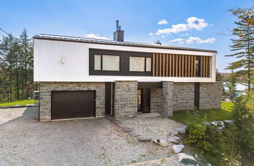 Orford Ski Chalet | LUXURY WATERFRONT CHALET