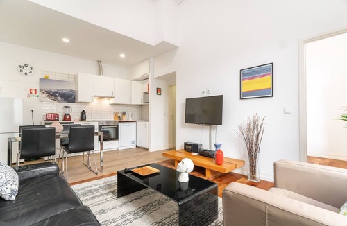 Sacramento Apartment | LV Premier Chiado CH8- comfortable, AC, lifts
