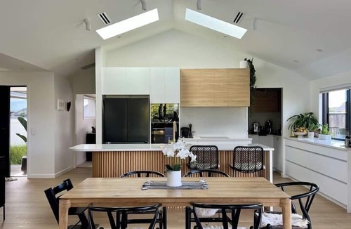 Mapua House | Māpua Retreat: Heated Pool & Spa, Near Abel Tasman