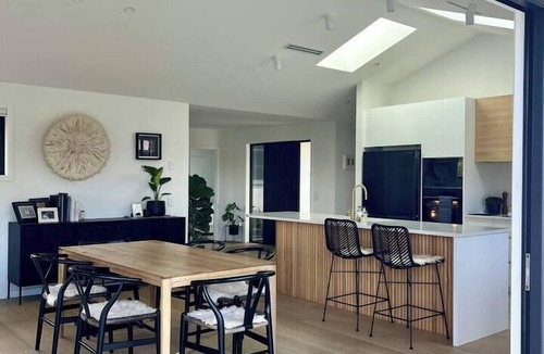 Mapua House | Māpua Retreat: Heated Pool & Spa, Near Abel Tasman