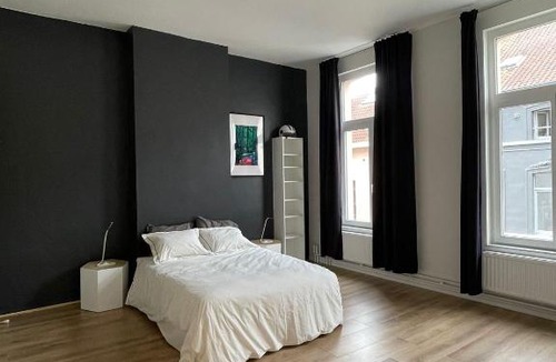 Postel Apartment | Magnifique duplex situé place Flagey
