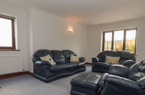 Banbury House | MANATON, with open fire in Deddington