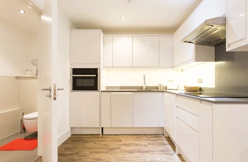 Harringay Apartment | Manor House Studio Apartment A