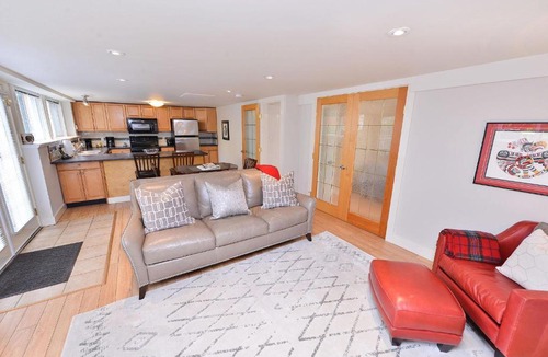 Rockland Apartment | Manor Suite Off Rockland
