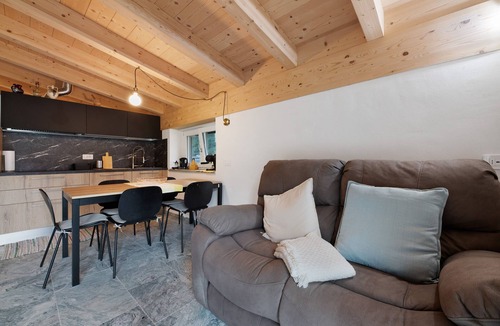 Valtellina Apartment | Mansarda Apartment with Mountain View, Wi-Fi and Air Conditioning