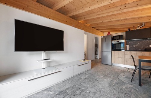Valtellina Apartment | Mansarda Apartment with Mountain View, Wi-Fi and Air Conditioning