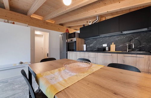 Valtellina Apartment | Mansarda Apartment with Mountain View, Wi-Fi and Air Conditioning