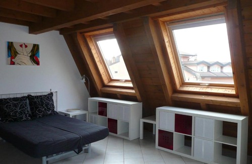 Monate Apartment | Mansarda Travedona Monate (VA) per vacanza situata vicinissimo lago Monate e Maggiore Monate