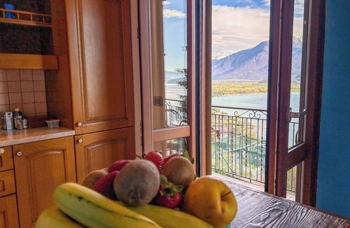 Aurogna Apartment | Maranina holiday flat on Lake Como