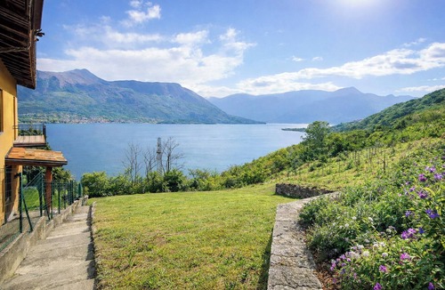 Aurogna Apartment | Maranina holiday flat on Lake Como