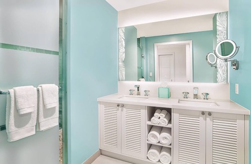 Downtown Nassau Hotel | Margaritaville Waterpark Jacuzzi Two Bedroom Suite