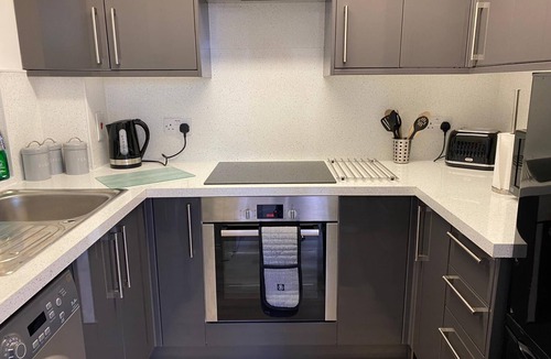 St Neots Apartment | Marina View Penthouse Apt 2BR Parking St Neots Town Centre