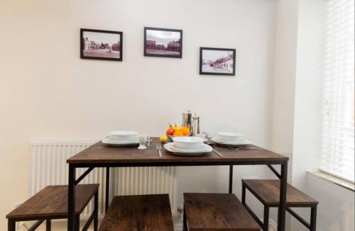 Market Bosworth House | Market Bosworth l 4BR l Sleeps 8 l With Backyard