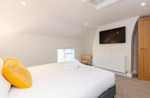 Market Bosworth House | Market Bosworth l 4BR l Sleeps 8 l With Backyard