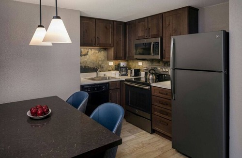 Peak 9 Condo | Marriott Mountain Valley Lodge Breckenridge 1BD