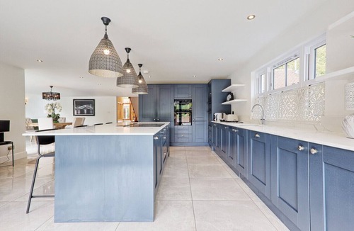 Takeley House | Mayrose House: 6BR 4BATH Luxe Spacious Retreat