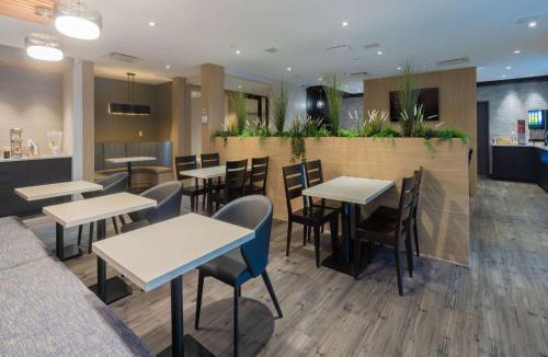 North Oyster Hotel | Microtel Inn & Suites by Wyndham Oyster Bay Ladysmith