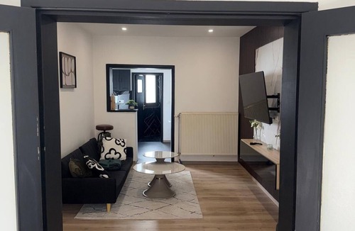 Marolles Apartment | MIDI 2 - 5 minutes gare du midi