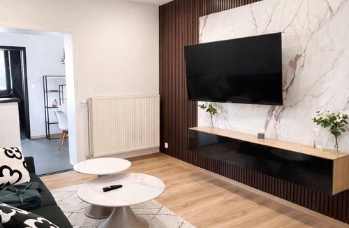 Marolles Apartment | MIDI 2 - 5 minutes gare du midi