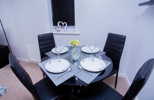 Northampton Apartment | Mills Apartment - Two bedroom en-suite apartment