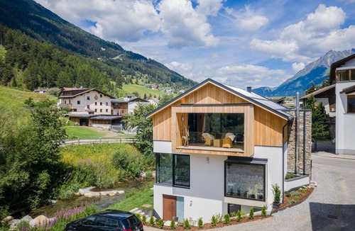 St. Valentin auf der Haide Ski Chalet | Modern Holiday Apartment Chalet Ortles with Mountain View and Wi-Fi