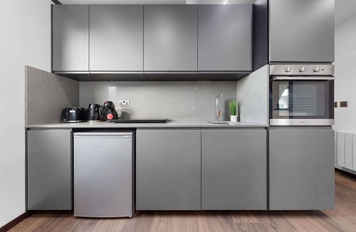 Golders Green Apartment | Modern 1 Bed Apt | WiFi | King Bed | Sleeps 2