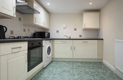 Barnhill Apartment | Modern 2-Bed Apartment near Wembley Stadium