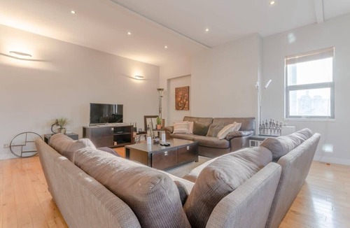 Homerton Apartment | Modern 2 Bedroom Apartment in Heart of Hackney