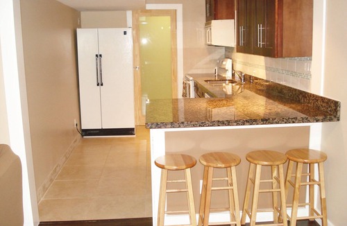 Pemberton Heights House | Modern 2 bedroom, den, and 1.5 bathroom