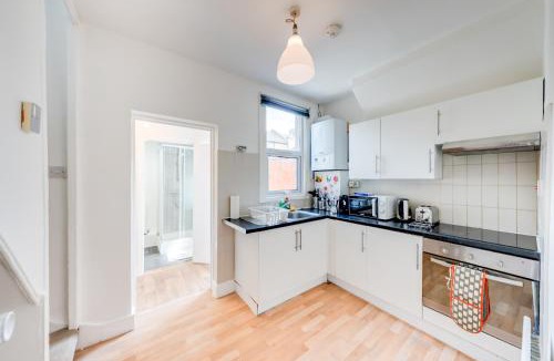 Stratford Apartment | Modern 2 bedroom Home in Stratford