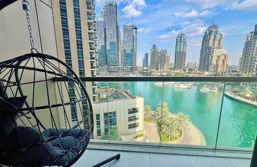 Dubai Marina Apartment | Modern 2 BR Apartment with stunning Marina Views