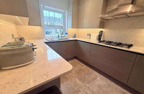 Farnham Common House | Modern 3‑Bed Nr Burnham & Farnham Common