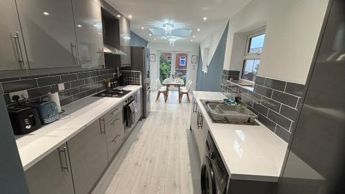 Northampton House | Modern 5 persons Home
