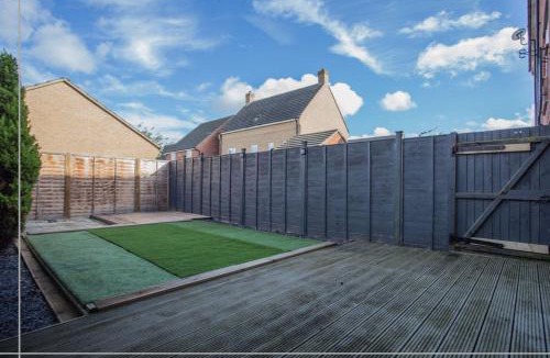 Peterborough Apartment | Modern 5BR Home Near City Attractions - Peterborough