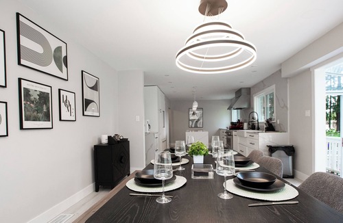 Cobble Hill House | Modern 5BR Luxury Getaway