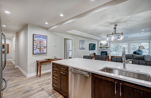 Beaver Creek Condo | Modern and Updated St James Premium 3 Bedroom Residence by RedAwning