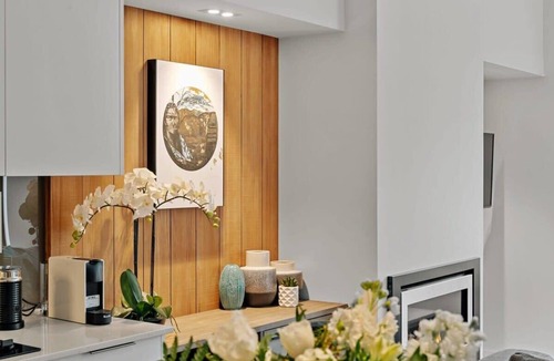 Arthur's Point Apartment | Modern Apartment Near Coronet Peak Skiing