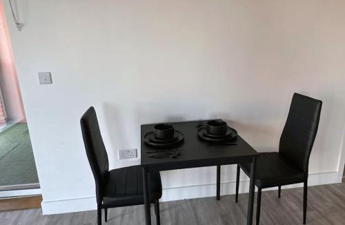 Tottenham Hale Apartment | Modern Apartment with balcony in London