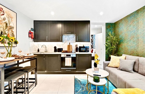 Montpelier Apartment | Modern Brighton Stay, Parking Available & City Centre, Walk to Beach, Lanes &.