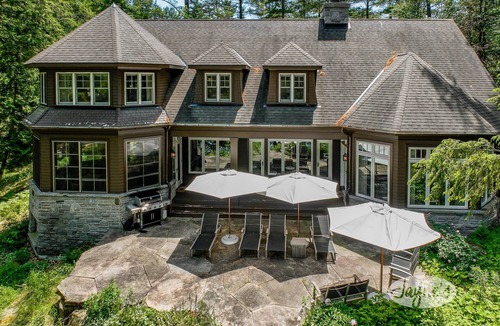 Muskoka Lakes Cottage | Modern 5 bdrm, 5 bath cottage on Lake Rosseau!