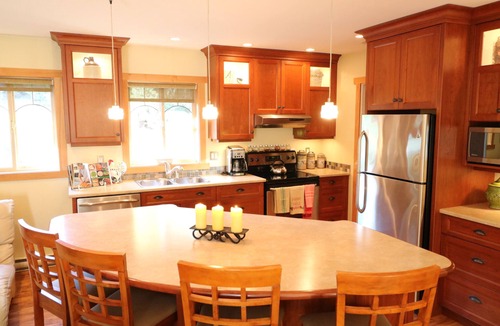 Mill Bay House | Modern Carriage House on 5 Wooded Acres
