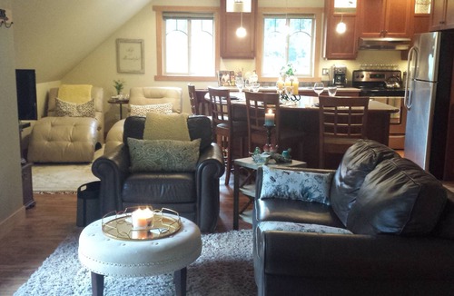 Mill Bay House | Modern Carriage House on 5 Wooded Acres